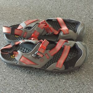 Men’s keen sandals size 13